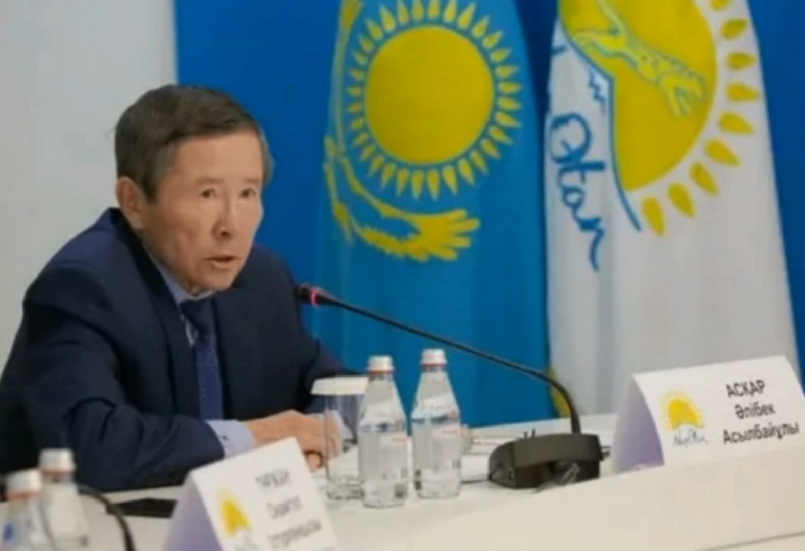 Сөздер уақыттан да күшті